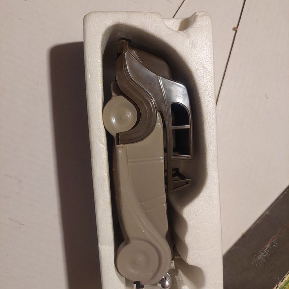 Avon empty Rolls Royce deep woods after shave - Picture 7 of 16